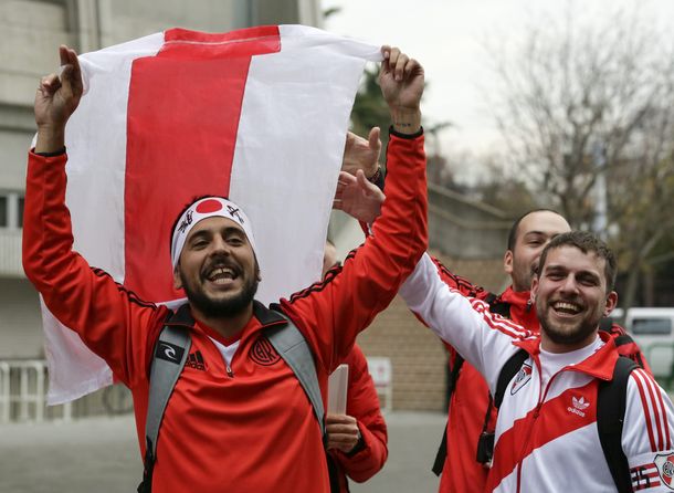 Así viven la previa del partido ante Sanfrecce los hinchas de River en Japón