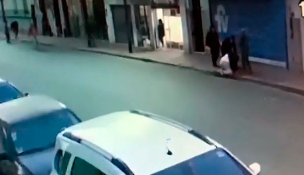 VIDEO: Así fue el ataque al jubilado que murió tras robar en un supermercado de San Telmo