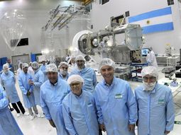 El presidente Mauricio Macri visitó la sede de la empresa de tecnología aplicada INVAP en la ciudad de San Carlos de Bariloche El presidente Mauricio Macri visitó la sede de la empresa de tecnología aplicada INVAP en la ciudad de San Carlos de Bariloche