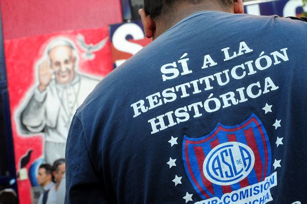 Protesta de hinchas de San Lorenzo en Boedo