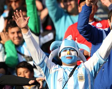 El aliento de los hinchas argentinos en el clásico ante Uruguay
