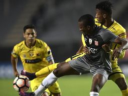 Estudiantes frente a Barcelona de Ecuador, en La Plata