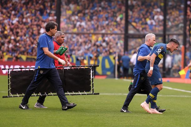 Después de tatuarse en la previa, Pavón sólo duró 26 minutos en el Superclásico
