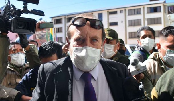 Arrestaron al ministro de Salud de Bolivia