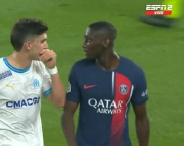 Balerdi lesionó a Mbappé y tuvo un fuerte cruce con Kolo Muani