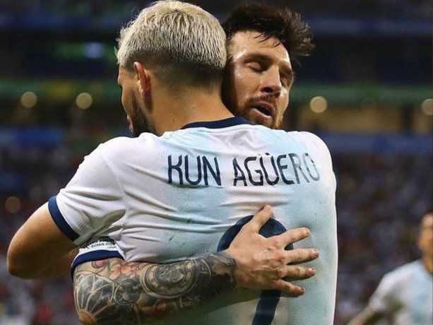 El enojo de Lionel Messi por el rol del Kun Agüero en el grupo de WhatsApp