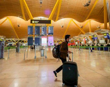 España: nuevos requisitos de ingreso para adolescentes extranjeros no vacunados