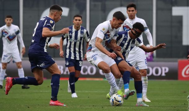 Talleres aguantó con uno menos ante Godoy Cruz y rescató un empate en Córdoba