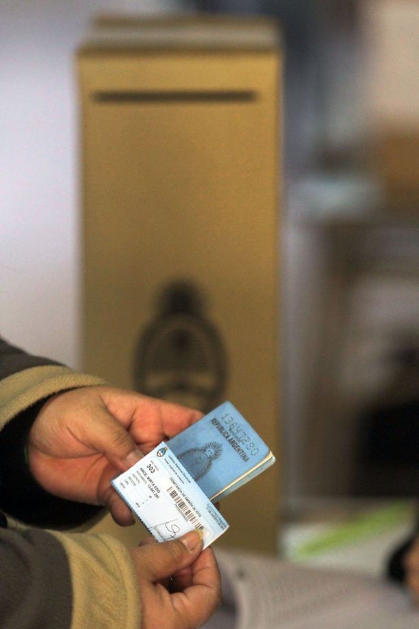 ¿Con qué documentos se puede votar en las primarias?