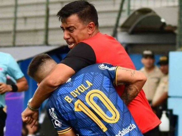 Durísima sanción para César Farías tras su escandalosa pelea: la decisión de Aucas