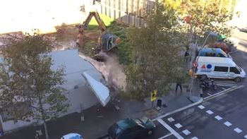 no hay que dejar el auto cerca de una obra no hay que dejar el auto cerca de una obra