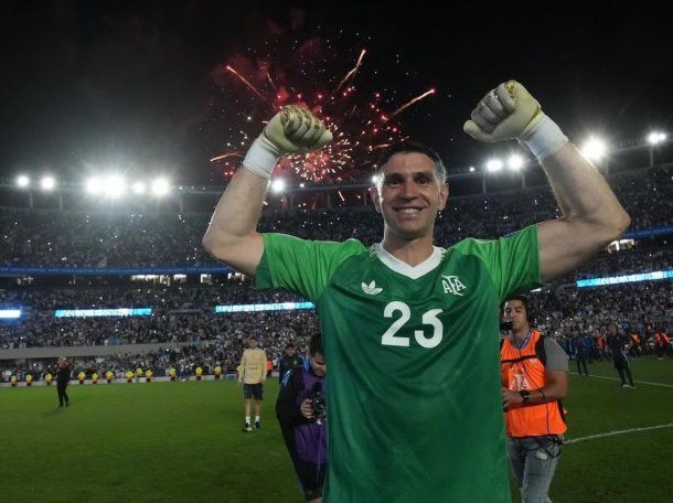 El mensaje de Dibu Martínez tras la goleada de Argentina a Brasil: Baile, comanla