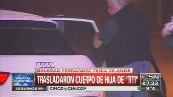 titi fernandez llego a la argentina con el cuerpo de su hija soledad titi fernandez llego a la argentina con el cuerpo de su hija soledad