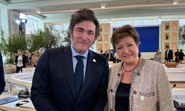 Javier Milei firmó el DNU para autoaprobarse el acuerdo con el FMI Javier Milei firmó el DNU para autoaprobarse el acuerdo con el FMI