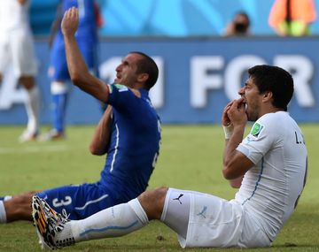 Insólito: un apostador noruego ganó mil dólares por la mordida de Suárez