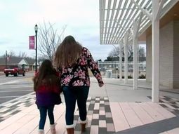 Una nena de 8 años fue expulsada del colegio por declararle su amor a una amiga