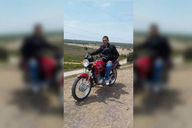 Vende su moto para los damnificados por inundaciones