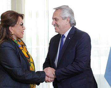 Alberto Fernández se reunió en Colombia con la presidenta de Honduras