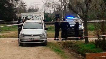 tenia prohibido acercarse, la cruzo en la calle y la mato tenia prohibido acercarse, la cruzo en la calle y la mato