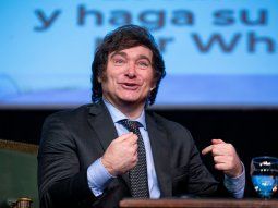 Milei habló de dolarizar en dos años y anticipó qué tipo de cambio será su referencia