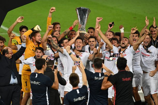 El Sevilla de Banega, Ocampos y el Mudo Vázquez es campeón de la Europa League