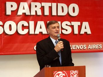 Hay que abandonar el lema tremendo roban pero hacen