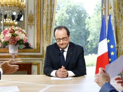 tras el atentado en niza, hollande volvio a paris tras el atentado en niza, hollande volvio a paris