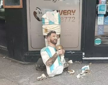 Inconcebible: vandalizaron una estatua de Messi en Mar del Plata