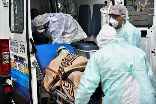 Trasladaron a 45 afiliados del PAMI a otros centros m&eacute;dicos por un foco de contagio en un geri&aacute;trico