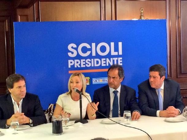 Candidata del massismo cierra filas con Scioli en la carrera presidencial