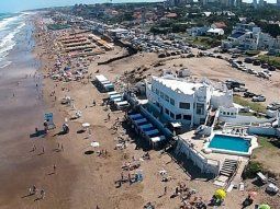 Cuánto cuesta alquilar una carpa en Pinamar, Cariló y Villa Gesell