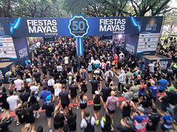 Fiestas Mayas, Running en Palermo. Fiestas Mayas, Running en Palermo.