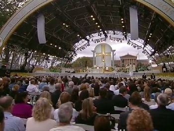 El Papa dio su última misa antes de retornar a Roma