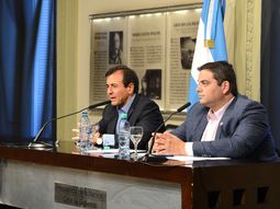 Jorge Triaca, junto a Mario Quintana en Casa de Gobierno Jorge Triaca, junto a Mario Quintana en Casa de Gobierno