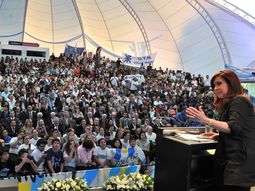 cristina pidio un aplauso para recordar a leonardo favio cristina pidio un aplauso para recordar a leonardo favio