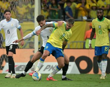 Brasil y Uruguay empataron 1-1 en un vibrante partido