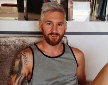 Lionel Messi, teñido de rubio platinado.