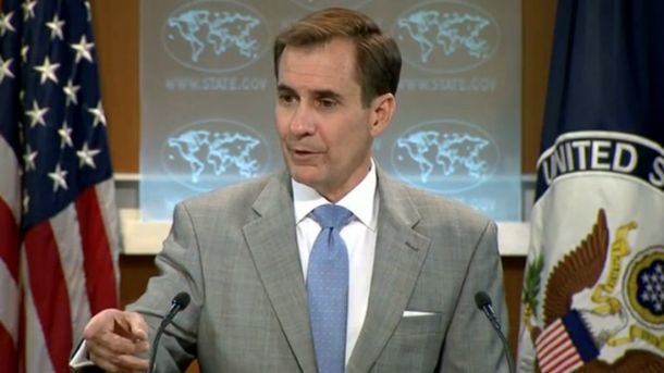 Atrapan a un periodista jugando al Pokémon Go en una conferencia de prensa