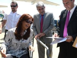 cfk recibe a alak, anibal f. y julian dominguez en olivos cfk recibe a alak, anibal f. y julian dominguez en olivos