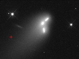 avistan a dos supuestos ovnis junto al cometa ison avistan a dos supuestos ovnis junto al cometa ison