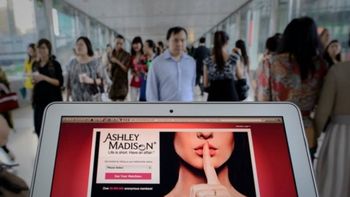 renuncio el director de ashley madison tras hackeo renuncio el director de ashley madison tras hackeo
