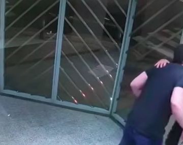 Fue apuñalado por viudos negros en Palermo: Uno me dijo que tenía que morir