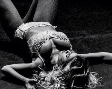 Lali Espósito se mostró muy sensual durante un baile en el Teatro Ópera