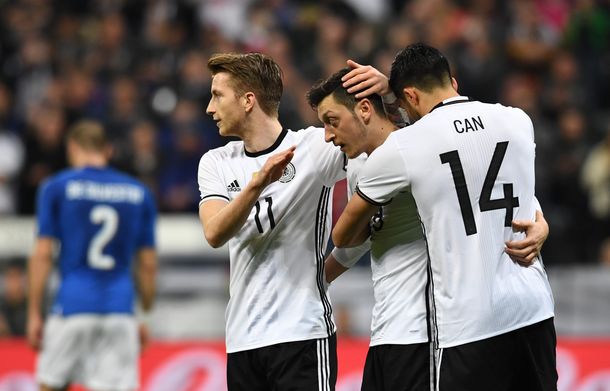 Alemania se recuperó de la caída ante Inglaterra y goleó a Italia en Munich