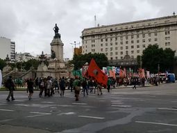 movilizacion hacia el congreso: redoblan la protesta contra la reforma laboral movilizacion hacia el congreso: redoblan la protesta contra la reforma laboral