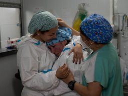 Elevada cantidad para un sábado: 19.419 casos y 297 muertes en 24 horas