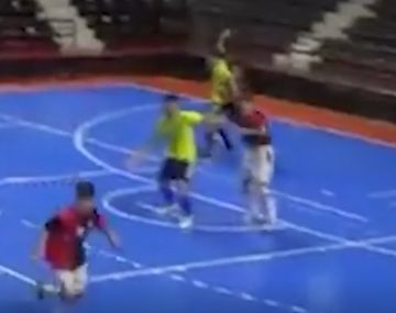 Violento final en el clásico rosarino de futsal: un jugador mordió a otro y hubo agresiones