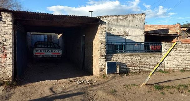 Discutieron y lo golpeó con una pala en la cabeza: quedó inconsciente