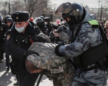 Rusia: al menos 5.000 detenidos en marchas en contra de la guerra en Ucrania