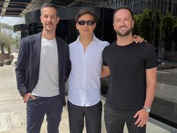 Paulo Dybala junto a su nuevo representante. Paulo Dybala junto a su nuevo representante.
